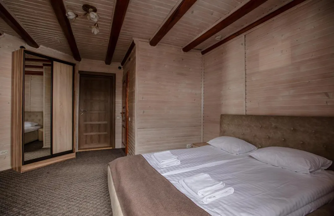 Dovbushanka Hotel-1